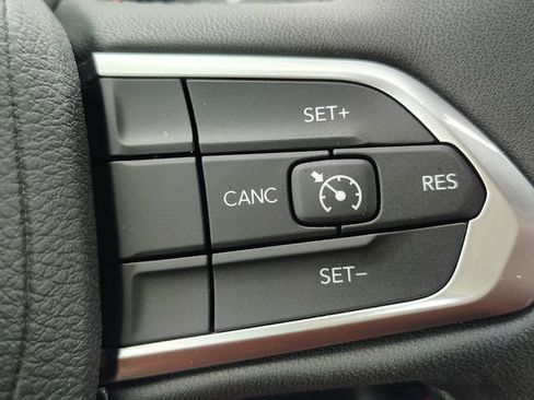 New 2026 Jeep Compass Latitude AWD/4WD image 16