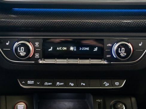 Used 2022 Audi SQ5 Prestige image 13