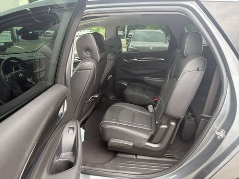 Used 2021 Buick Enclave Avenir w/ Avenir Technology Package AWD/4WD image 7