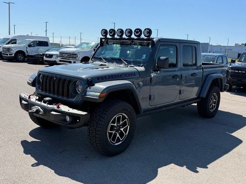 Used 2025 Jeep Gladiator Rubicon AWD/4WD image 15