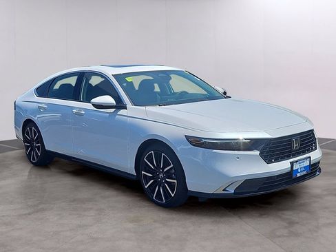 Certified 2025 Honda Accord Touring image 3