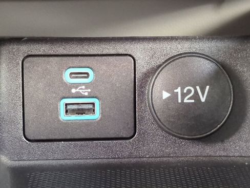 Certified 2023 Ford Escape Platinum w/ Premium Technology Package image 34