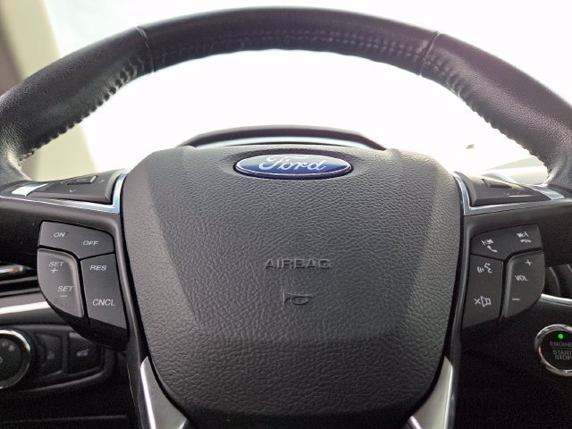 Used 2018 Ford Edge Titanium w/ Equipment Group 301A AWD/4WD image 24