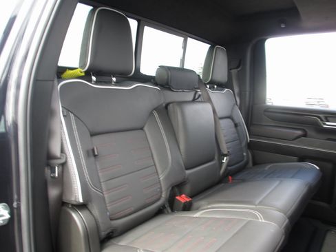 Used 2025 GMC Sierra 2500 AT4X image 27