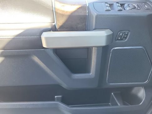 Certified 2022 Ford F250 Lariat w/ Lariat Value Package AWD/4WD image 18