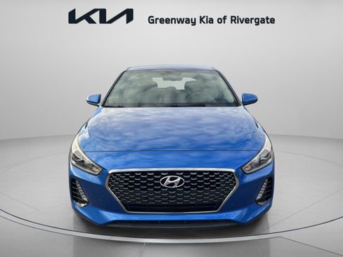 Used 2018 Hyundai Elantra GT image 3