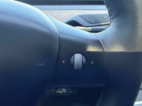Used 2025 Tesla Model Y Long Range RWD image 25