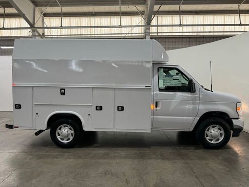 New 2025 Ford E-350 and Econoline 350 Super Duty w/ Power Equipment Group image 6