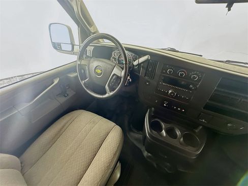 Used 2021 Chevrolet Express 2500 w/ Driver Convenience Package image 9