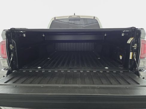 Used 2020 Toyota Tacoma 2WD Double Cab image 14