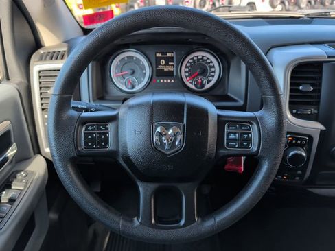 Used 2019 RAM 1500 Classic SLT AWD/4WD image 18