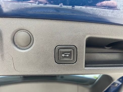 Used 2022 Chevrolet Equinox RS w/ LPO, Floor Liner Package AWD/4WD image 17