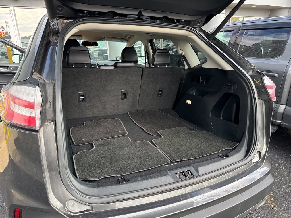 Used 2019 Ford Edge SEL w/ Equipment Group 201A AWD/4WD image 21