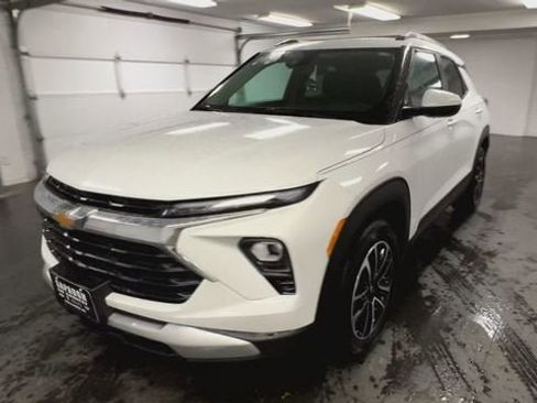 Certified 2024 Chevrolet TrailBlazer LT w/ LT Cold Weather Package FWD image 4