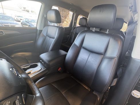 Used 2018 Nissan Pathfinder SL w/ Cargo Package image 23