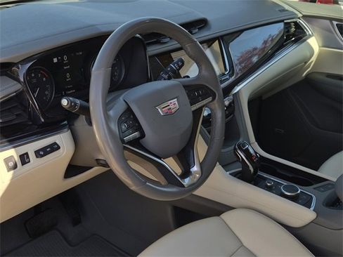 Used 2021 Cadillac XT6 Premium Luxury image 25
