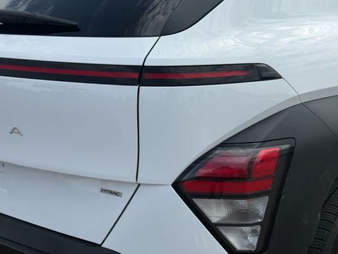 Used 2024 Hyundai Kona SEL AWD/4WD image 10