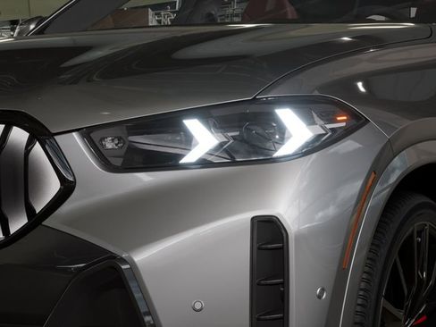 New 2026 BMW X6 xDrive40i w/ Climate Comfort Package image 38