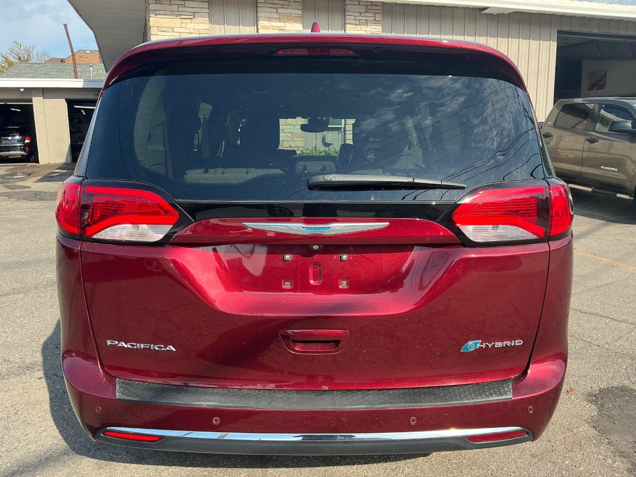 Used 2018 Chrysler Pacifica Limited w/ Advanced Safetytec Group FWD image 5