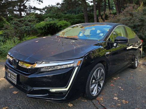 Used 2019 Honda Clarity Plug-In Hybrid image 3