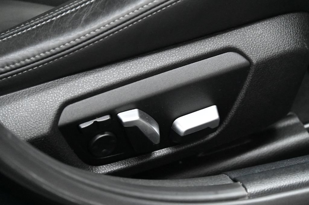 Used 2016 BMW M3 w/ Executive Package RWD image 27