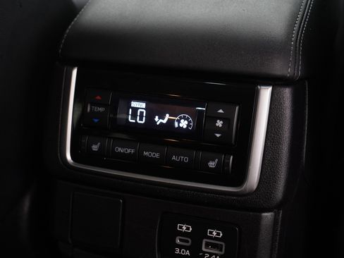 Used 2023 Subaru Ascent Limited w/ Technology Package AWD/4WD image 17
