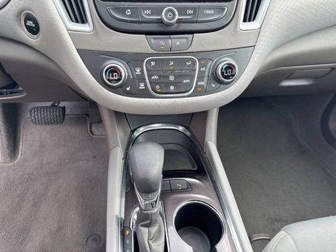 Used 2024 Chevrolet Malibu LT FWD image 32