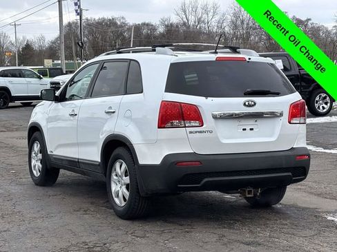 Used 2013 Kia Sorento LX image 2