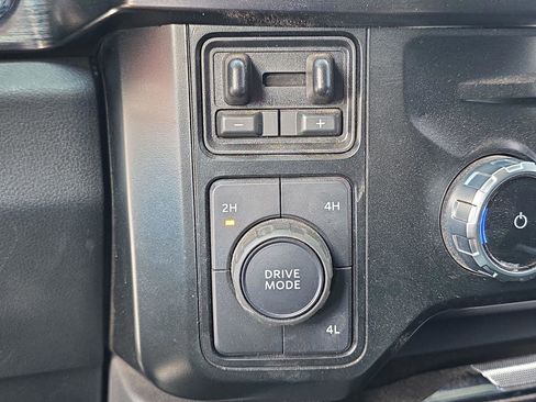 Used 2023 Ford F450 Lariat image 25