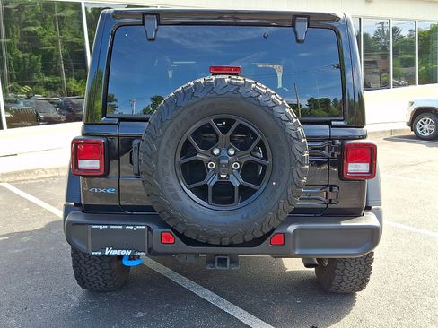 Used 2024 Jeep Wrangler Unlimited AWD/4WD image 5