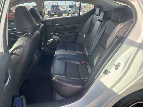 Used 2024 Nissan Altima 2.5 SR image 23