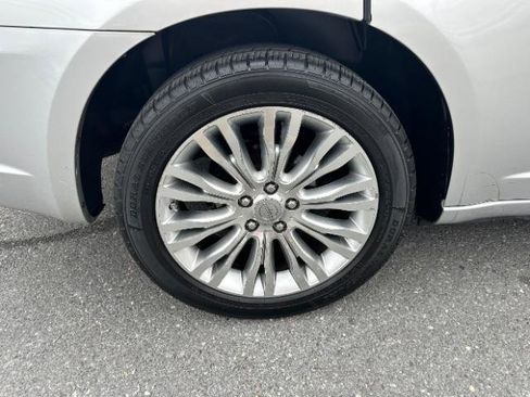 Used 2012 Chrysler 200 Limited FWD image 13