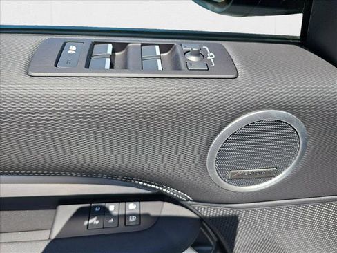 New 2025 Land Rover Discovery Dynamic SE AWD/4WD image 28