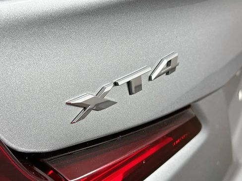 Used 2025 Cadillac XT4 Premium Luxury FWD image 7