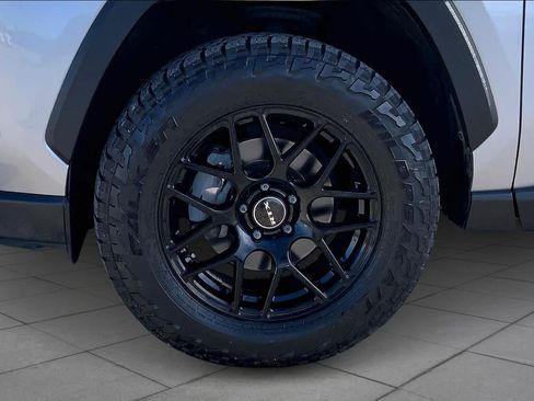 Used 2020 Toyota RAV4 Limited image 11