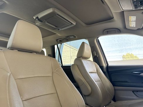 Used 2021 Honda Pilot Elite image 32