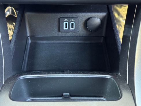 Used 2019 Ford Fusion SE image 26