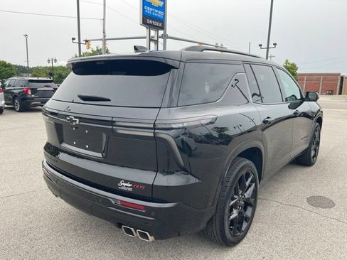 Used 2024 Chevrolet Traverse RS AWD/4WD image 3