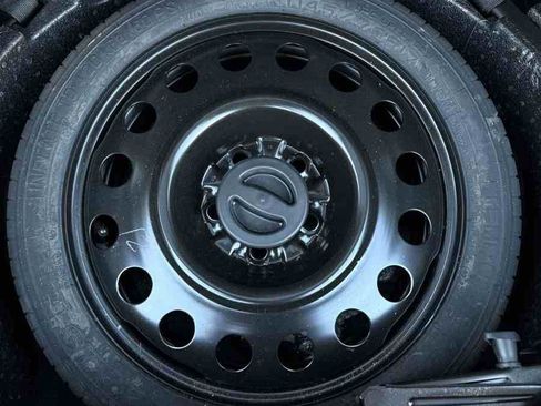 Used 2017 Chevrolet Equinox LT w/ Convenience Package image 20