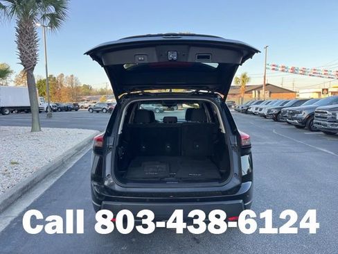 Used 2024 Nissan Rogue SV image 30