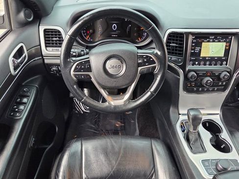 Used 2018 Jeep Grand Cherokee Limited AWD/4WD image 11