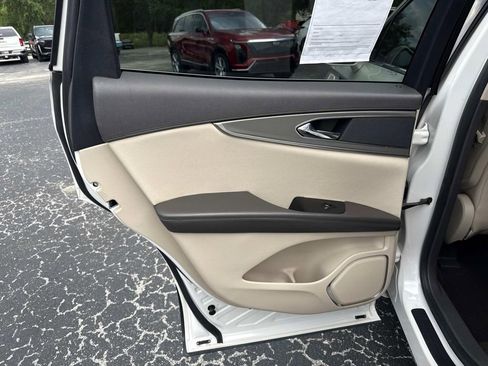 Used 2019 Lincoln Nautilus Select image 13