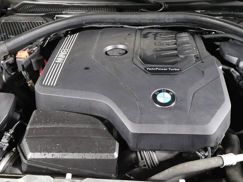 Used 2021 BMW 330i xDrive Sedan w/ Premium Package image 17