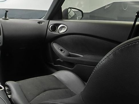 Used 2020 Nissan 370Z Touring Sport RWD image 15
