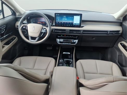 Used 2024 Lincoln Corsair AWD w/ Equipment Group 101A image 10