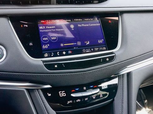 New 2026 Cadillac XT5 Luxury image 16