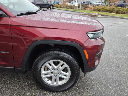 Used 2023 Jeep Grand Cherokee Laredo image 12