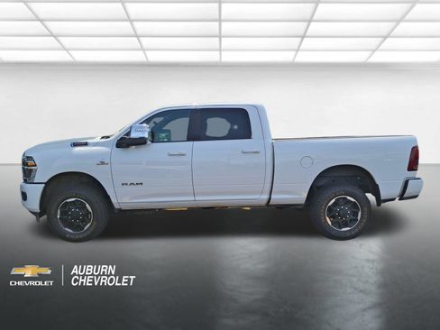 Used 2026 RAM 2500 Laramie AWD/4WD image 3