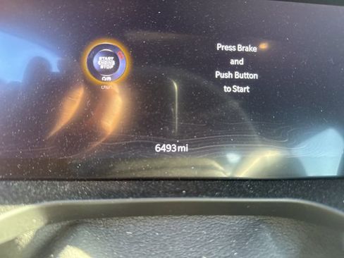 Used 2025 Jeep Grand Cherokee Laredo X image 16