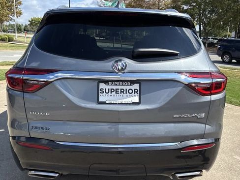 Used 2018 Buick Enclave Essence AWD/4WD image 5